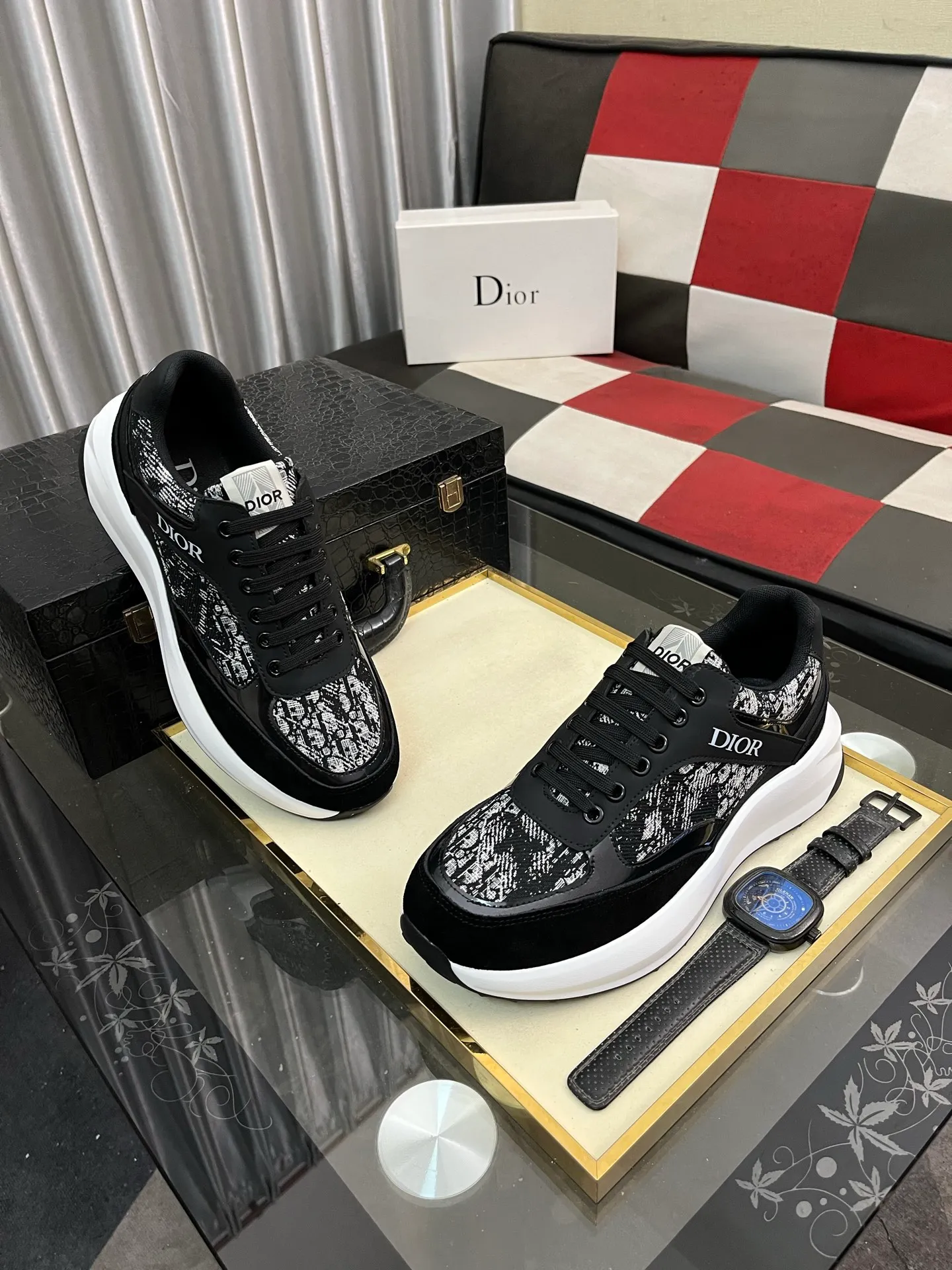 Men's men's shoes💰440⌚️⌚️[Dior] 25ss new product B01 moral training shoes. The toe dimensions of the couple's style are a bit wider. The upper foot comfort is perfect. The threads are beautiful. Perfectly suitable for trousers. Decorated with various classic details. Ideal for daily looks. Can be matched with various casual items to create exquisite looks. Fabric: top layer cowhide/lining sheepskin TPU original outsole Code number: 38-444️⃣Colors available